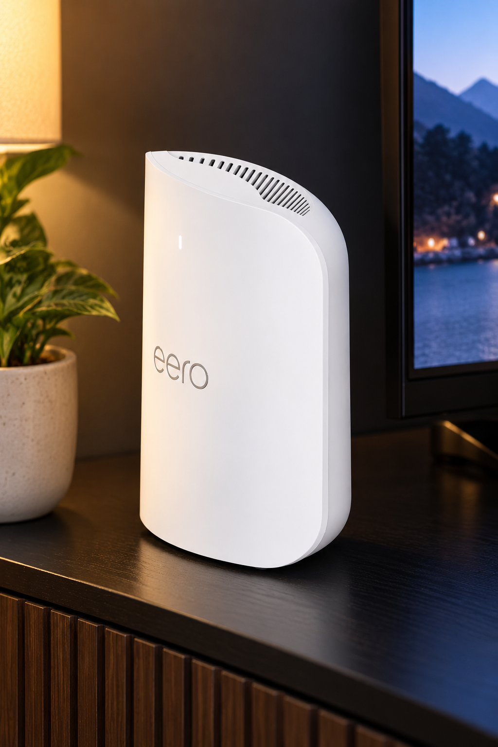 Amazon eero Pro 7 Tri-Band Mesh Wi-Fi 7 Router